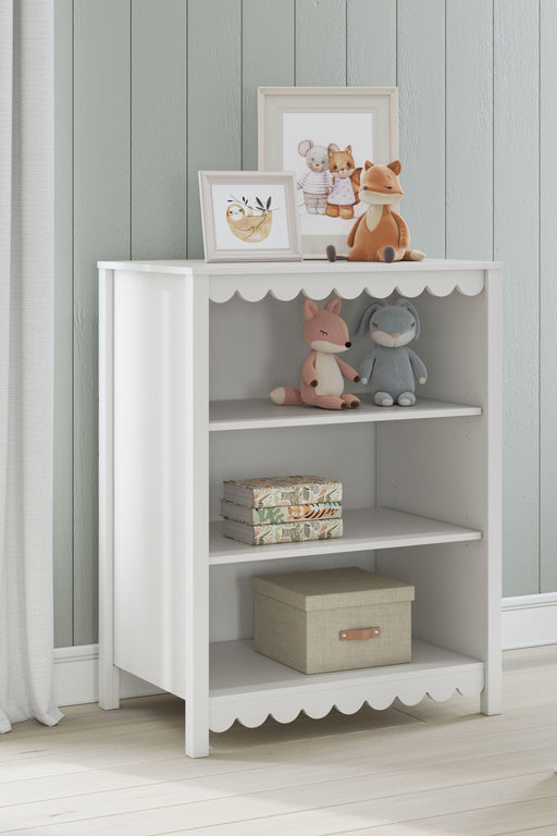 Ashley Hallityn - White - 6 Pc. - Bookcase, Dresser, Twin Panel Platform Bed, 2 Nightstands