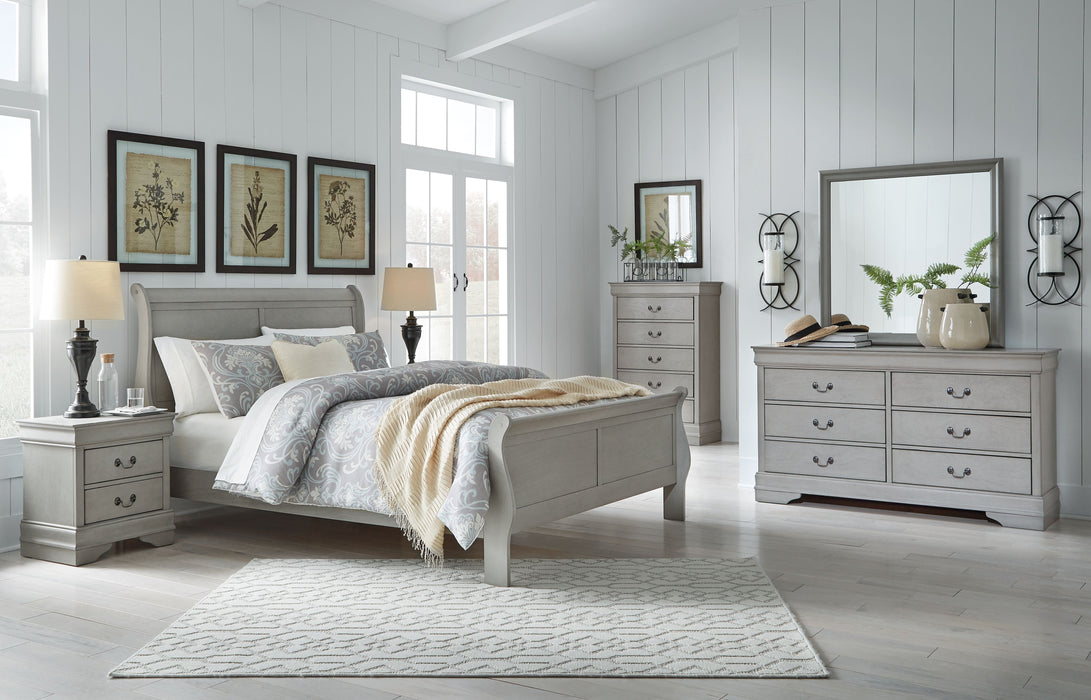 The Louis Philippe Queen 5 Piece Set (Bed, Nightstand, Dresser