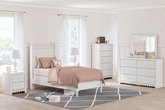 Ashley Mollviney - White - 7 Pc. - Dresser, Mirror, Chest, Twin Panel Bed, 2 Nightstands