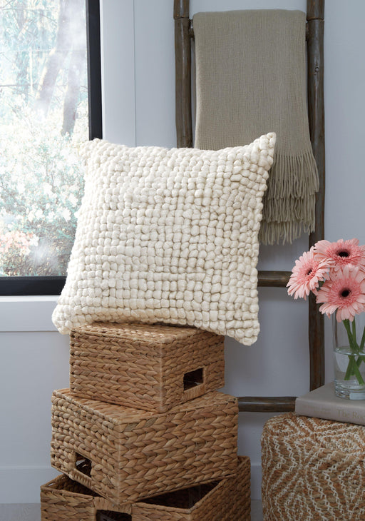 Ashley Aavie Pillow - Ivory